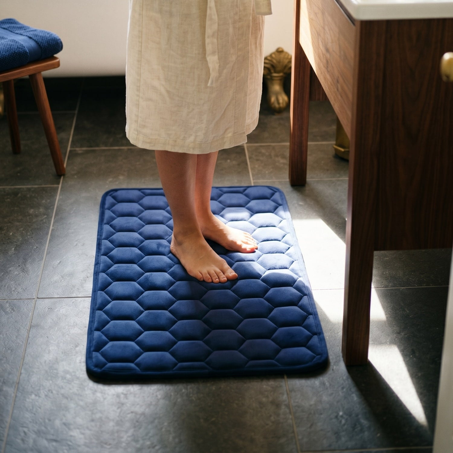 Tapis de bain antidérapant premium couleur bleu nuit